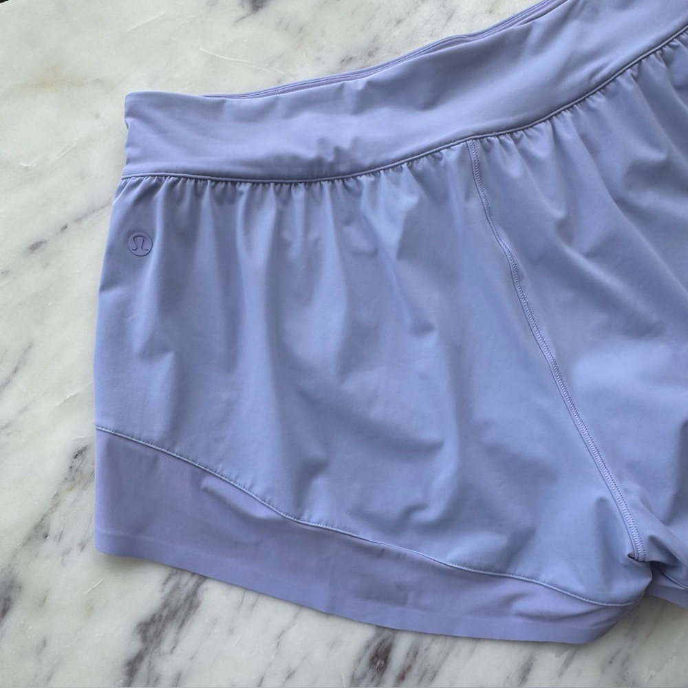 NWOT lululemon calm tides running shorts lilac smoke size 8 DISCONTINUED/RARE - Picture 9 of 16